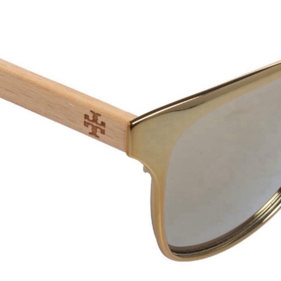 TORY BURCH • Wood Engraved Mirrored Cat Eye Sunglasses Includes Case - Picture 4 of 8